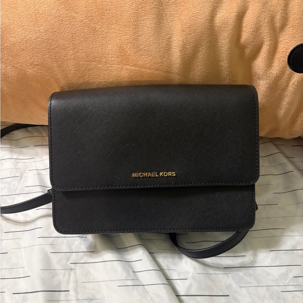 Michael Kors Black Leather Crossbody Bag with Minimalist Design